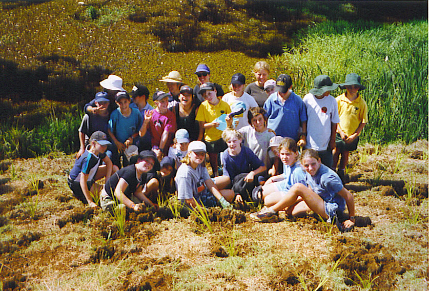 Noelene Plummer and Bangalow Public School doing Landcare, 1998